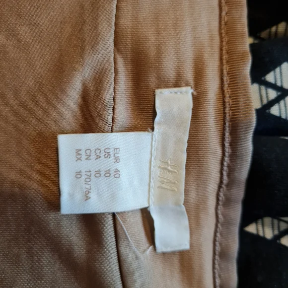 H&m side zip gold sequined skirt - Picture 2 of 5